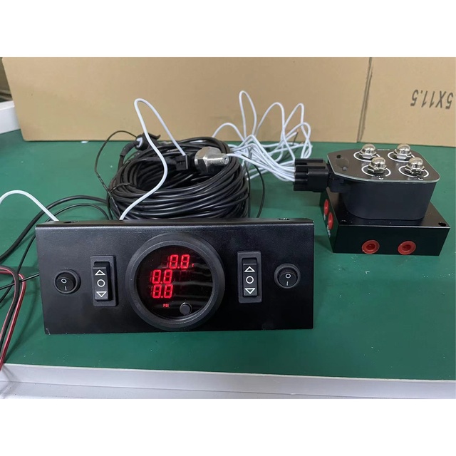 Universal Air Ride Suspension Three in One Display Pressure Gauge With Valveblock and Control Panel Ship Type Switch