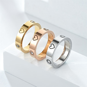 À la mode en acier inoxydable couleur or Rose bague d'amour pour femmes hommes <span class=keywords><strong>Couple</strong></span> coeur cristal anneaux marque de luxe bijoux cadeau de mariage - Product Image 1