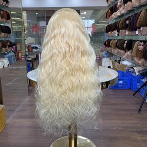Vente en gros # Perruque Lace Frontale Complète 13x4 Transparente, Cheveux Humains Vierges, Couleur Blond Miel 613, Ondulée, 26 Pouces, Fournisseur de Perruques Lace - Product Image 2