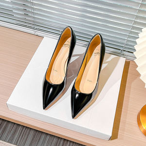 Décolleté Glamour da Donna con Tacco a Spillo in Vernice a Punta per Feste Serali e Matrimoni, <span class=keywords><strong>Scarpe</strong></span> da Sposa Sottili di Alta Qualità in Tinta Unita - Product Image 2