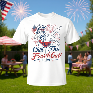 Camiseta Chill The Fourth Out del 4 de julio, diseño de fuegos artificiales en rojo, blanco y azul - Product Image 3