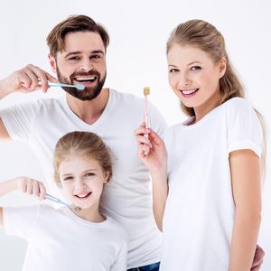 Brosse à dents pour adulte à poignée large en nylon souple, poils en nylon haute densité, manche en plastique - Product Image 2