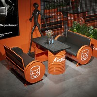 Ensemble de mobilier de bar commercial moderne de style industriel en fer, combinaison personnalisable table et chaises pour bar, pub, lounge, restaurant, salon de thé