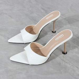 Sandalias elegantes de tacón bajo con punta en pico, versátiles y elegantes para el verano, zapatos de tacón alto para mujer, sandalias tipo flip-flop para dama - Product Image 2