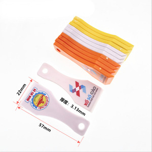 Lucky Lottery Scraper Plastic Ticket Scratcher Herramientas Compact Scratch Off Card Scraper con llavero <span class=keywords><strong>para</strong></span> un fácil raspado <span class=keywords><strong>de</strong></span> <span class=keywords><strong>boletos</strong></span> - Product Image 1