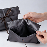 Pochette en tissu satiné de haute qualité avec logo personnalisé, fermeture à pression, lavable, réutilisable, pour foulards en soie, bijoux, articles féminins