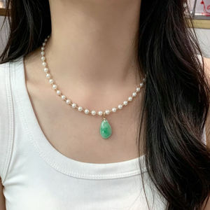 Pendentif Gourde de la Fortune en Jadeite du Myanmar de Grade A en Or 18 carats, Vert Émeraude, Bijou de Luxe en Jade Naturel pour Femme, Vente en Gros - Product Image 5