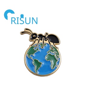 Pin de Solapa Personalizado con Forma de <span class=keywords><strong>Hormiga</strong></span> Cortadora de Hojas, Broche de Metal con Diseño de <span class=keywords><strong>Hormiga</strong></span> de Terciopelo Rojo y Negro, Pin de Esmalte con Diseño de Insecto Animal - Product Image 3