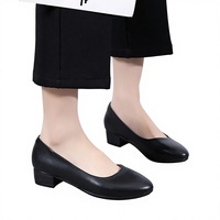 Escarpins noirs élégants en cuir véritable pour femme, à talon carré, style professionnel pour hôtesse de l'air et bureau, collection Printemps 2026