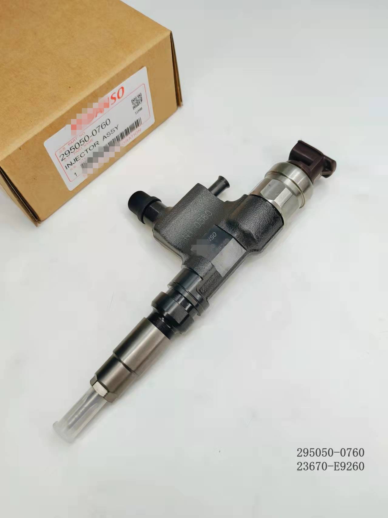 Common Rail Injector 23670-E9260 295050-0760 for Toyota Dyna XZU610D-TWTMB3 N04C diesel injector 23670-E9260 295050-0760