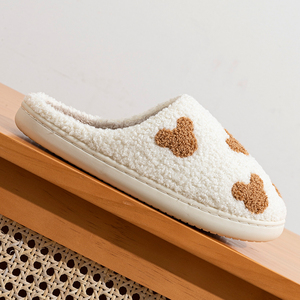 Pantoufles d'hiver populaires pour femmes, douces, confortables et chaudes, épaisses, en fourrure, brodées, vente en gros - Product Image 6