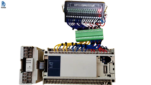 Contrôleur logique programmable PLC FX1N-60MT-001, démonté, testé, entièrement fonctionnel, module de contrôle industriel avec interface complète - Product Image 1
