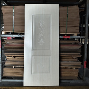 باب داخلي حديث من خشب MDF المغطى بالميلامين مقاس 3.5 مم لغرف الفنادق والفيلات، مقاوم للماء مع ضمان لمدة عامين بسعر الجملة - Product Image 1