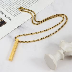 Collier chaîne en acier inoxydable à facettes miroir, pendentif rectangulaire à motif noir et or rose - Product Image 5