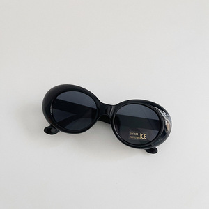 Z3-1303-1 Gafas de sol para niños, montura ovalada de PC, protección UV400, tipo 3 lentes, estilo urbano unisex - Product Image 2