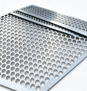 Tôle perforée en acier inoxydable, taille de trous personnalisée pour la filtration industrielle et la protection des équipements - Product Image 1