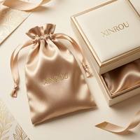 Pochette à bijoux en soie de mûrier 100% imprimée numériquement avec cordon de serrage, logo personnalisé, petit sac cadeau en soie, emballage de boîte magnétique haut de gamme