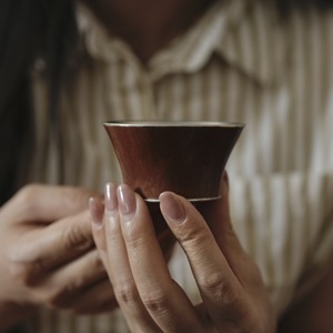 Taza de té de hojalata hecha a mano con un diseño de calabaza antiguo, estilo clásico chino, perfecta para la ceremonia del té. - Product Image 4