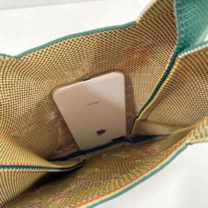 Sac fourre-tout pliable en tricot pour femme, mini sac à main en crochet, idéal pour les courses, motif Noël rouge et vert, vente chaude - Product Image 3