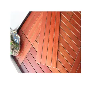 Co-extruido WPC Decking Garden Impermeable WPC Floor Tile Timber Suelo laminado