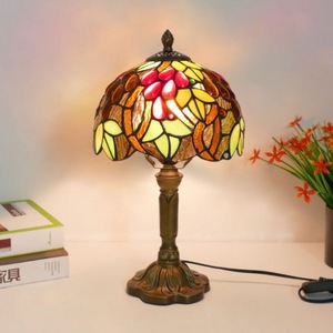 Lámpara de Noche LED Moderna Retro para Escritorio o Mesita de Noche, con Diseño de Rosas y Uvas en Vidrio Tintado, Estilo Barroco, para Sala de Estar o Bar - Product Image 2