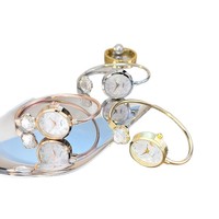Montre de luxe pour femme avec bracelet en nacre Cadran de bijouterie ouvert compact Niche Type de breloque accessible