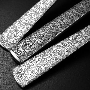 Juego de <span class=keywords><strong>cubiertos</strong></span> de lujo Vintage tallado <span class=keywords><strong>cubiertos</strong></span> de acero inoxidable tenedor cuchillo cuchara <span class=keywords><strong>para</strong></span> boda juego de <span class=keywords><strong>cubiertos</strong></span> de oro y plata a granel - Product Image 5