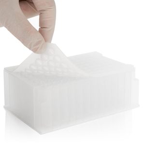 แผ่นซิลิโคนปิดผนึกหลุมลึก 96 ช่อง สำหรับแผ่นหลุมสี่เหลี่ยม พร้อมการป้องกันระดับ IP55 และพื้นเรียบ - Product Image 2