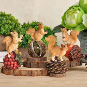Ornements <span class=keywords><strong>de</strong></span> décoration d'<span class=keywords><strong>animaux</strong></span> <span class=keywords><strong>de</strong></span> jardin en résine 3D personnalisés modernes écureuil mignon scandinave - Product Image 3