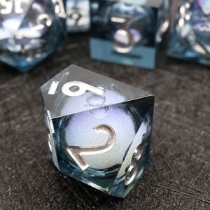 Dadi con nucleo liquido in resina color sabbia liquida con logo personalizzato per giochi di ruolo e DND-Liquid <span class=keywords><strong>1</strong></span> - Product Image 5
