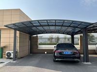 Système de carport commercial en aluminium avec toit en polycarbonate, auvent de stationnement robuste, fabricant OEM de carports