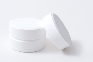 Pastiglie di Cloro Qualificate, Diametro 7,5 cm, Colore Bianco, Purezza 99%, Confezione in Pallet, Magazzini USA, MSDS e COA Inclusi - Product Image 4