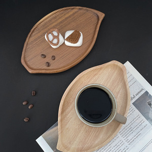 Plateau irrégulier en bois massif pour servir café, thé, desserts, assiette en bois réutilisable avec support pour tasses - Product Image 3