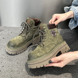Bottes de combat vintage en daim pour femmes, bottines courtes à lacets et talon épais, chaussures d'extérieur pour l'automne et l'hiver - Product Image 2