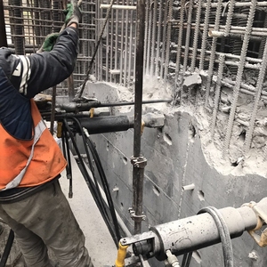 Fendeur de roche hydraulique portatif avec moteur AC pour applications de démolition, d'exploitation minière et de spéléologie souterraine - Product Image 6