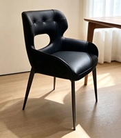 Chaise de salle à manger ergonomique moderne en cuir de luxe, forme coquille, rembourrée, avec cadre en métal doré, chaise d'appoint inclinable pour la maison et le café