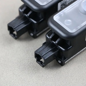 8YG947415 ไฟ LED โปรเจคเตอร์ 4 วงแหวน สำหรับประตูรถยนต์ รุ่น A3 A4 A5 Q3 Q2 Q5 A6 A7 S3 S5 S6 S7 - Product Image 3