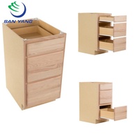 Armoire de cuisine sur mesure Slim Shaker avec cadre américain encastré, construction en bois massif, design écologique RTA