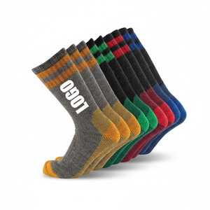 Chaussettes de sport décontractées de haute qualité pour hommes et femmes Design athlétique personnalisé confortable respirant absorbant la sueur anti-dérapant - Product Image 1