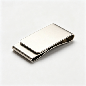 Porte-cartes/support métallique anti-magnétique en titane noir nano-plaqué, usiné CNC, avec logo personnalisé usiné - Product Image 2