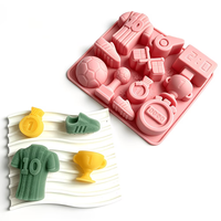 Moule en silicone antiadhésif Candyer personnalisable à 12 cavités en forme de trophée de football LFGB pour la décoration de gâteaux et la pâtisserie