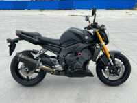 Yamaha FZ1N d'occasion avec moteur quatre cylindres refroidi par eau EFI de 1000 cm³ (dans la gamme 600-1000 cm³). Moteur à grande cylindrée amélioré