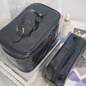 Bolsa de Maquillaje de Alta Calidad, Bolsa de Cuero PU Brillante con Cierre, Bolsa de Belleza Impermeable, Bolsa de Cosméticos con Logotipo en Relieve - Product Image 4