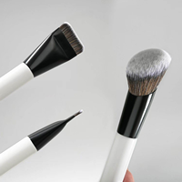 Tendance professionnel personnalisé Double extrémité pinceaux de maquillage ensemble noir blanc poignée fond de teint mélange pinceaux Kits avec sac