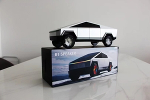 <span class=keywords><strong>2025</strong></span> mới Tesla cyberpickup không dây màu xanh răng Loa RGB đèn Xe mô hình không dây sạc sạc xe DJ Loa - Product Image 5