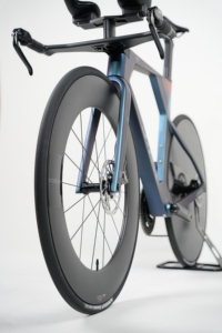 Bicicleta de Carretera TT-VEGA con Ruedas de Carbono Cerradas, Cuadro Integrado Aerodinámico UCI, 700C, Frenos de Disco, Aprobada por la UCI - Product Image 5