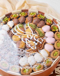 Boîtes de luxe pour chocolats, emballages en cuir personnalisés, boîtes rondes vides en acrylique pour chocolats, cadeaux pour le Ramadan - Product Image 6