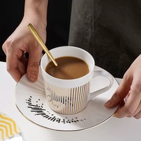 Ensemble de tasses à café et soucoupes en céramique arabe de haute qualité avec miroir en métal argenté, logo personnalisé, respectueux de l'environnement