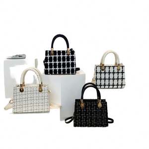 Sac de poitrine réfléchissant imperméable personnalisable pour hommes et femmes, portable, tendance, fermeture éclair, durable et tendance - Product Image 1