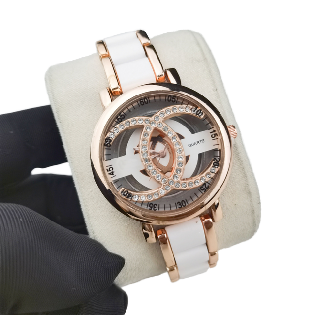 Wholesale Luxury Fashion Women Quartz Watch Steel Band Alloy Case Designer Logo